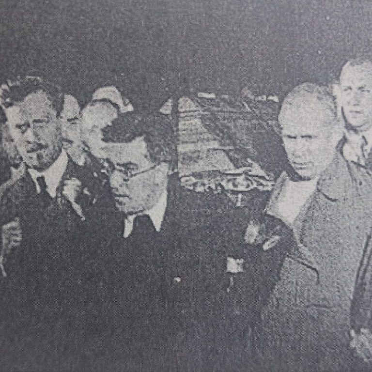 Nikita Khrouchtchev porte le cercueil d'Henri Barbusse (L'Humanité, 07/09/1935)